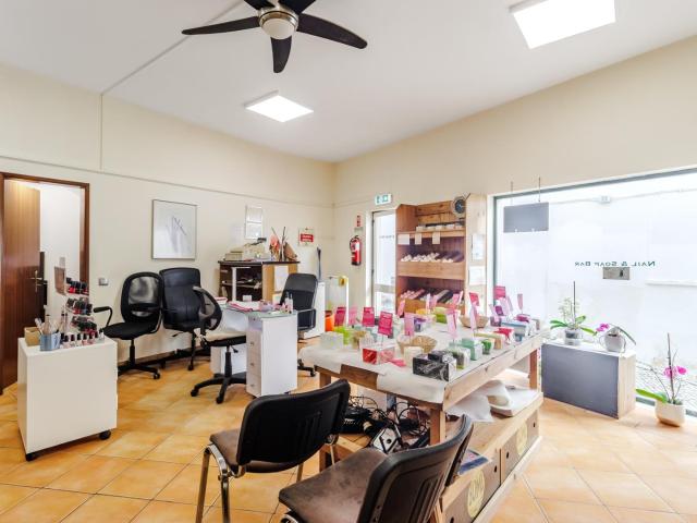 Loja venda em Bairro Operário, Lagos