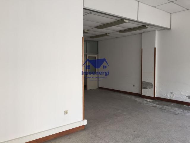 Ponto Comercial alugar em Porto, Leal