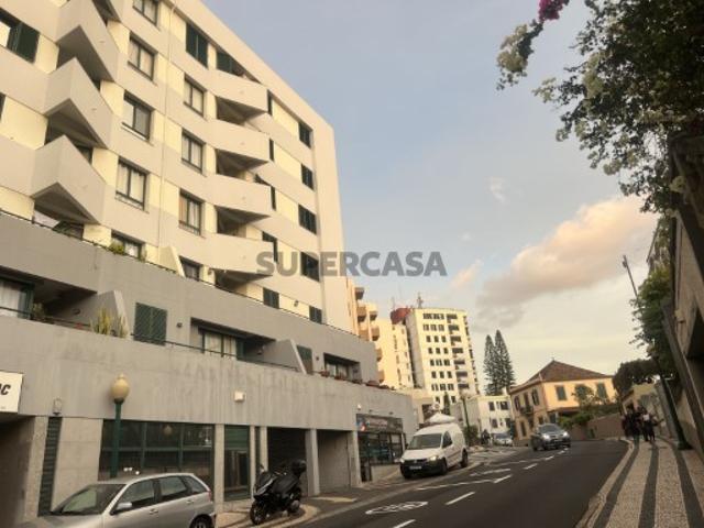 Garagem venda em Funchal, Santa Luzia