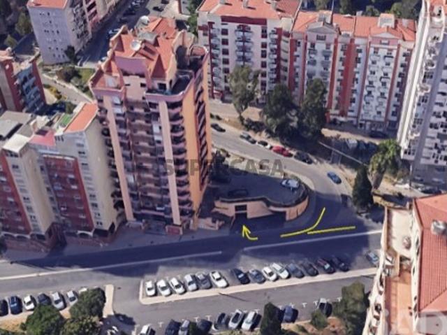 Garagem venda em Tapada das Mercês, Sintra