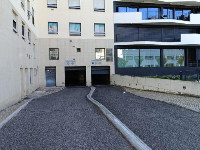 Garagem venda em Olivais, Lisboa