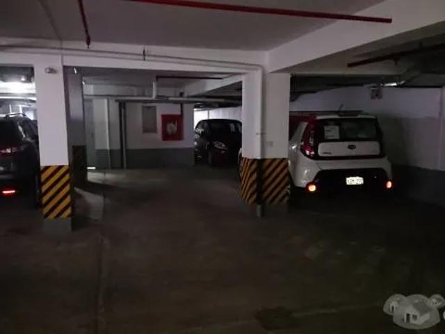 Cochera alquiler en San Isidro, Lima Metropolitana