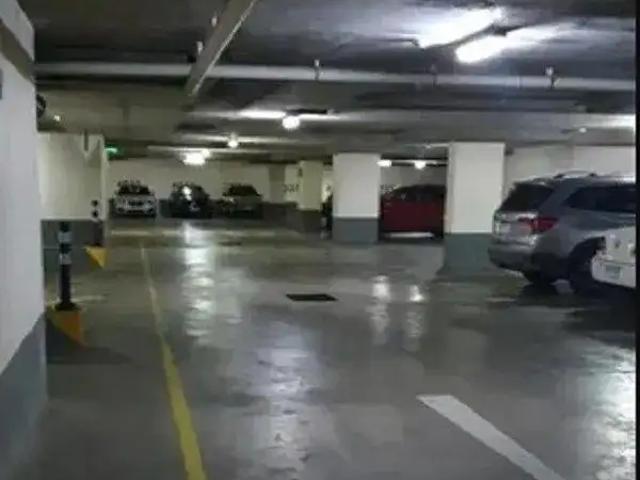 Estacionamiento en arriendo en Vitacura, Metropolitana