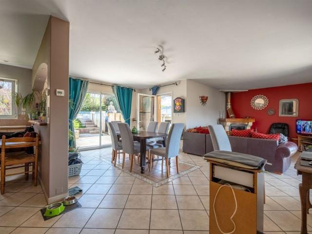 Maison vente à Figeac, Estal