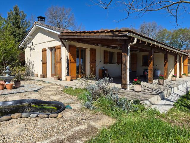 Maison vente à Mirande, Estampes