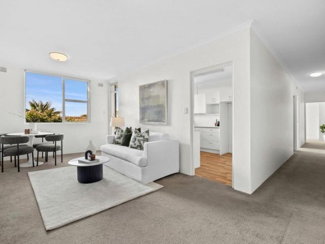 Apartment for sale in Lower North Shore, Sydney