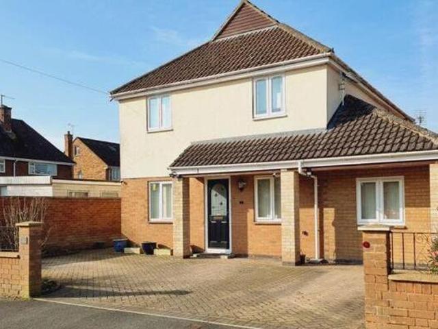 House for sale in Wotton, Gloucester