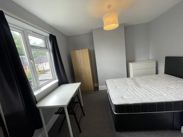 Room for rent in Beckett Park, Burley