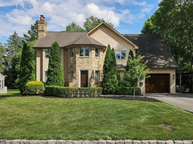 House for sale in Cranford, New Jersey
