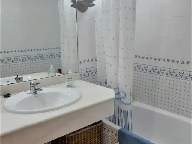 Apartamento en alquiler en Barriada Islas Canarias, Costa del Sol Occidental
