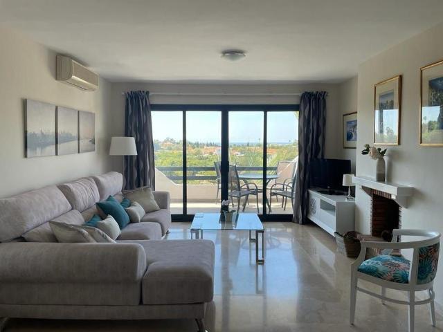 Apartamento en alquiler en Urbanización Las Joyas, Estepona