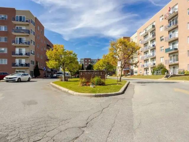 Apartment for rent in Pointe-claire, Quebec