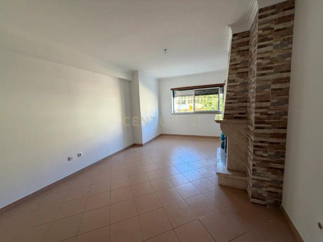 Apartamento alugar em Santo António Da Charneca, Setúbal