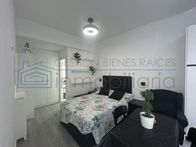 Estudio en alquiler en Lucero, Madrid