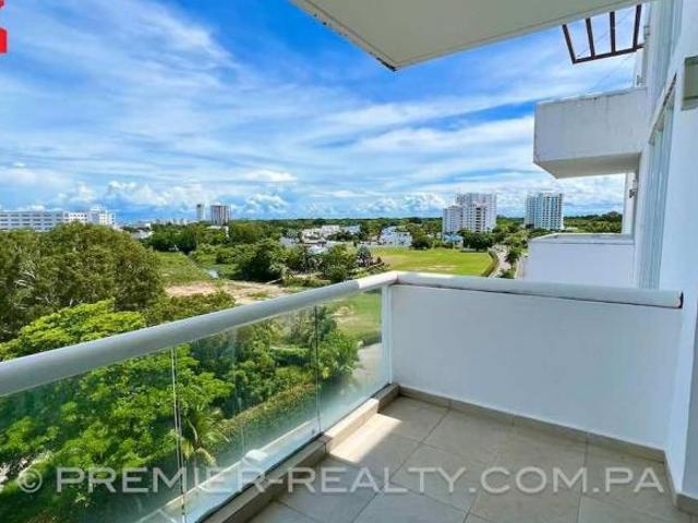 ESTUDIO CON VISTA AL MAR