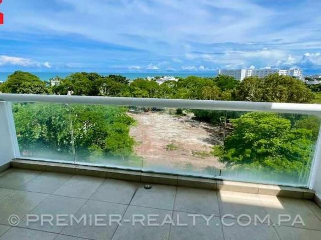 ESTUDIO CON VISTA AL MAR