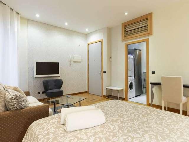 Estudio en alquiler en Madrid, Cortes