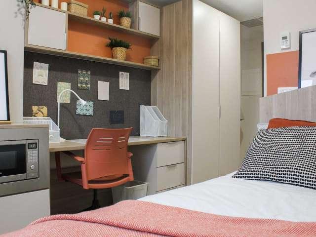 Habitación en alquiler en Milagrosa-Arrosadia, Iruñerria