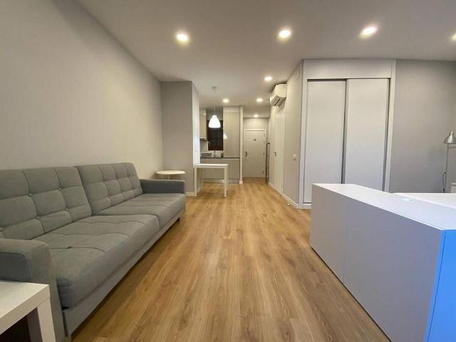 Estudio en alquiler en Sants-Montjuïc, Barcelonès