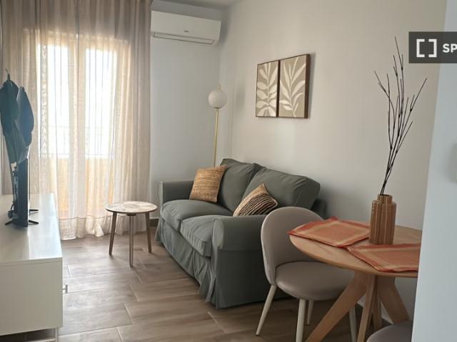 Estudio en alquiler en Cruz Roja-Capuchinos, Sevilla