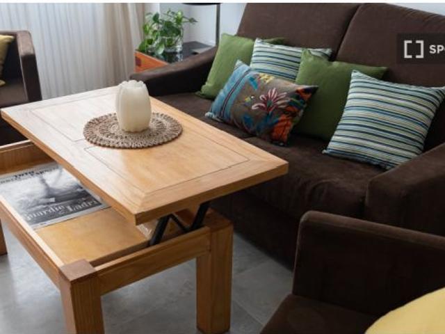 Piso en alquiler en Los Remedios, Sevilla