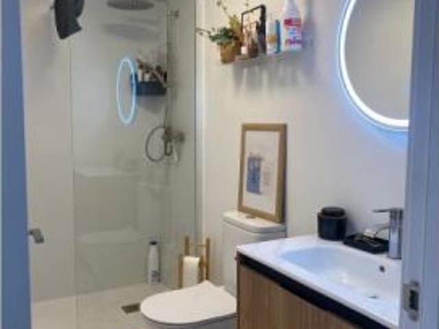 Piso en alquiler en Polígono Industrial Los Guindos, Málaga Del Fresno