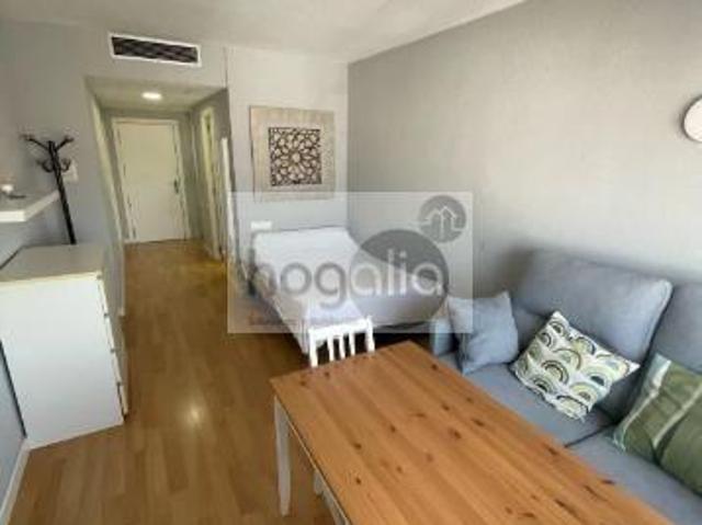 Estudio en alquiler en Los Remedios, Sevilla