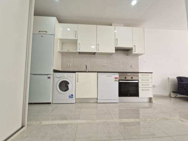 Estudio en alquiler en Madrid, Pueblo Nuevo