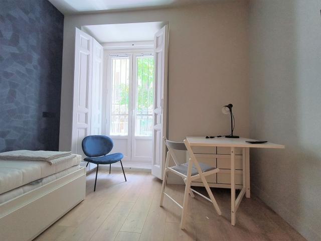 Estudio en alquiler en Madrid, Cortes