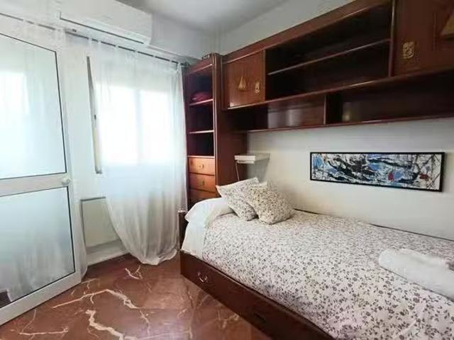 Apartamento en alquiler en Doctor Barraquer-Grupo Renfe-Policlínico, Sevilla
