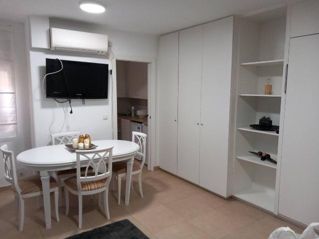 Estudio en venta en Madrid, Cortes