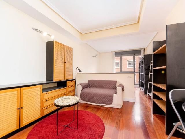 Estudio en venta en Madrid, Cortes