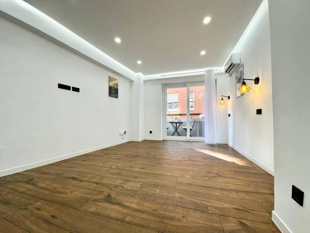 Estudio en venta en Madrid, Cortes