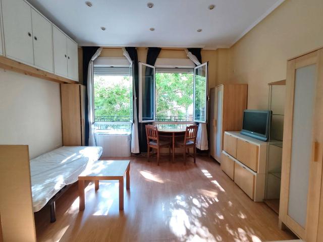 Estudio en venta en Madrid, Cortes