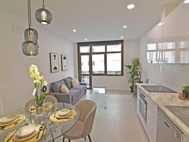 Piso en venta en Santa Catalina-Canteras, Gran Canaria
