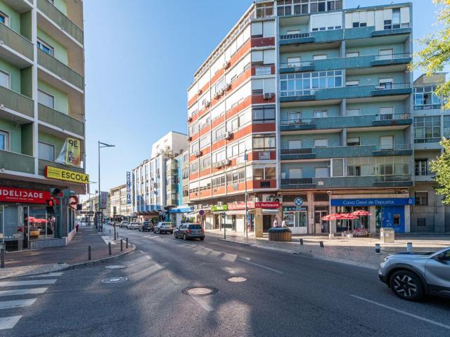 Escritório alugar em Villa Park, Amadora