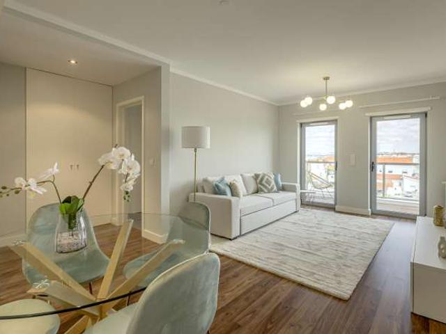 Estúdio alugar em Capuchos, Almada