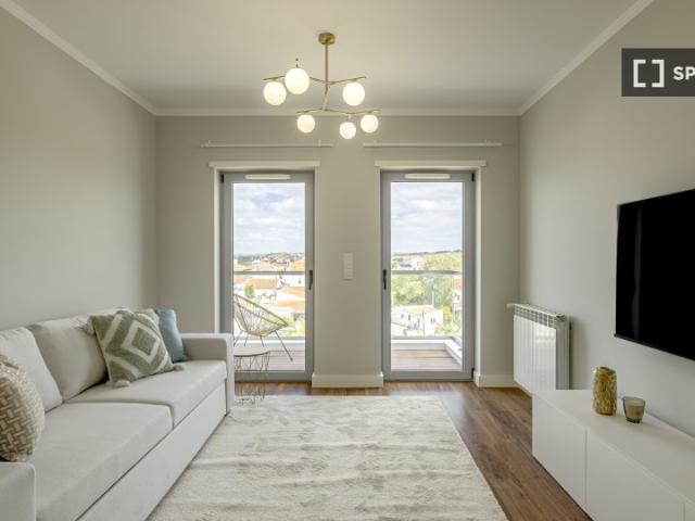 Estúdio alugar em Capuchos, Almada