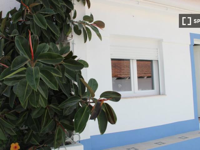 Estúdio alugar em Centro Urbano Comercial de Carcavelos, Cascais
