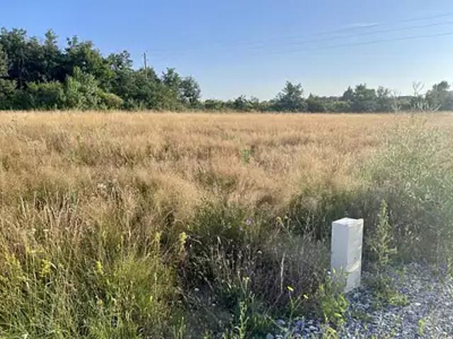 Terrain vente à Tournon-sur-Rhône, Étables