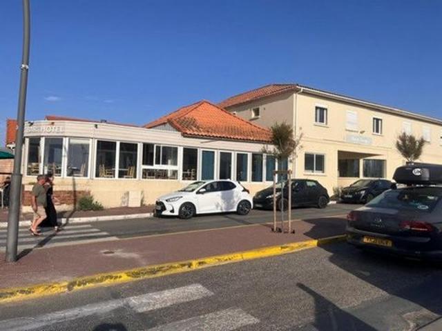 Local Commercial vente à Lesparre-Médoc, Vendays-montalivet
