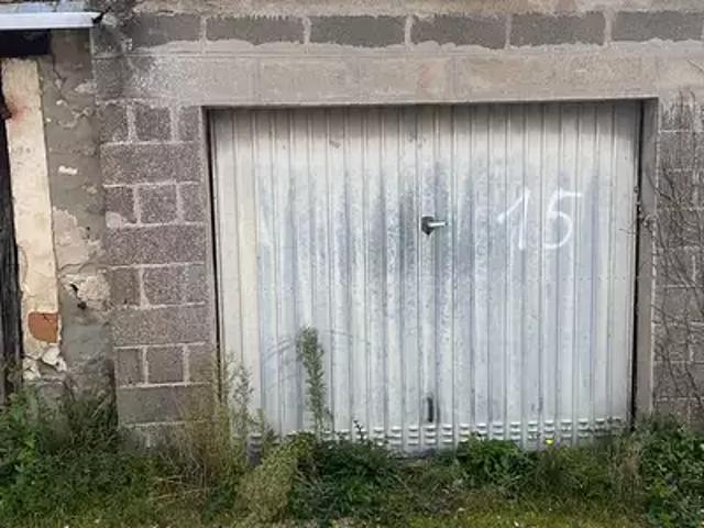 Garage vente à Étampes, Etampes
