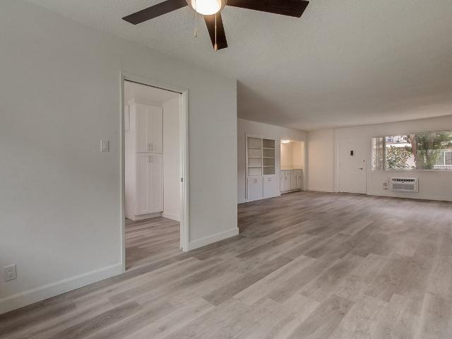 Apartment for rent in Canoga Park, California