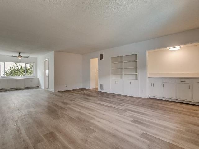 Apartment for rent in Canoga Park, California