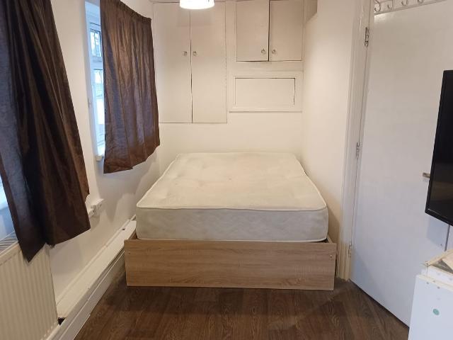Room for rent in London Borough of Hounslow, Heston