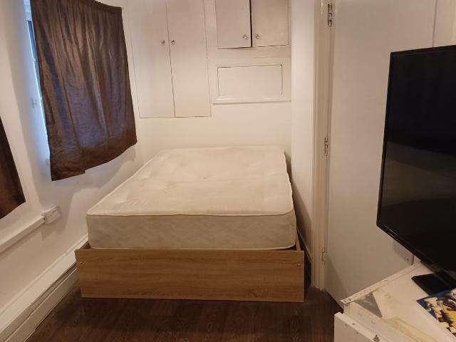 Room for rent in London Borough of Hounslow, Heston