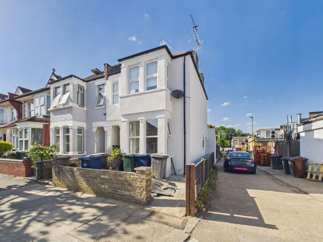 House for rent in Fallow Corner, Greater London