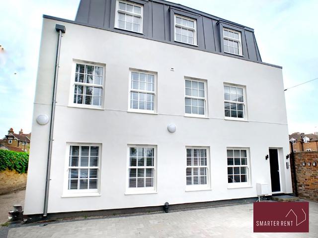 Apartment for rent in Eton