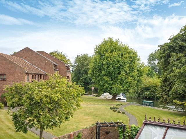 House for rent in Eton