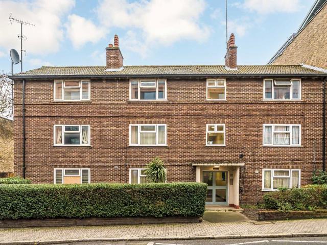 Studio for rent in St Margarets, Greater London